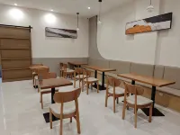 the L Hotel (Hongya Central Plaza Store)