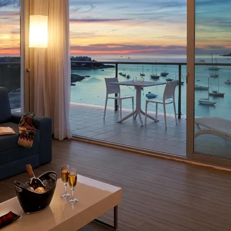 AxelBeach Ibiza Suites Apartments Spa and Beach Club - Adults Only
