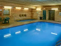Country Inn & Suites by Radisson, Kearney, NE - piscina