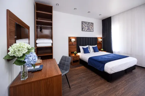 Maxi Hotel - イン(INN)