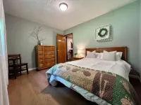 Surrounded by nature, The Lodge, family friendly home for creating memories! - Homestays