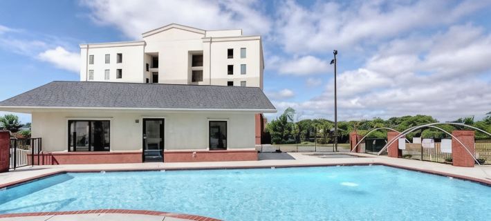 Luxury Riverfront spacious Condo in Perfect Location near Tanger Outlets Hotels in Sevierville