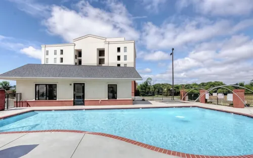 Luxury Riverfront spacious Condo in Perfect Location near Tanger Outlets