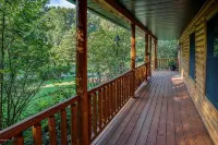 Dream Vacation Home on 2 acres w/hot tub - Close to beaches & wineries - Homestays