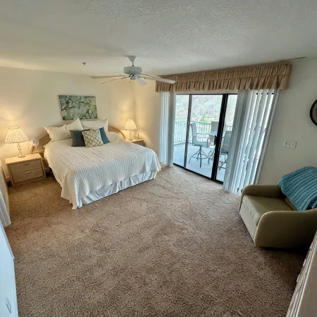 Lazy Days, 3-bedroom, family-friendly condo in the heart of Lake of the Ozarks!