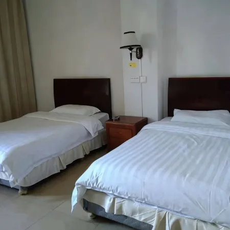 Shixing Hengtong Hotel