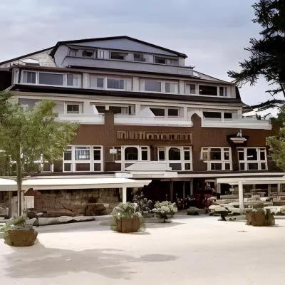 Hotel Holsteiner Hof - Timmendorfer Strand Hotels near SEA LIFE Timmendorfer beach