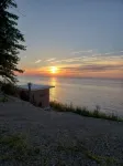 Lake View Cottage on Lake Erie - Hot Tub