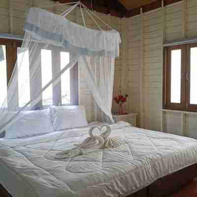 Wooden House On The Bay Rooms