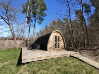 Mini hotel by the lake in the Mecklenburg Lake District, sleeping barrel