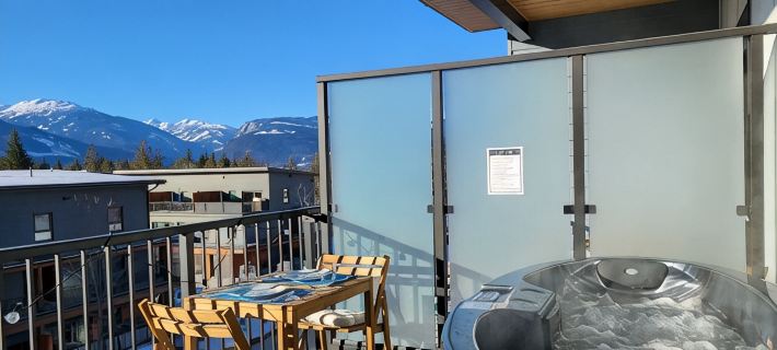 Cozy Sunset | Amazing views | Private hottub Hotels in Revelstoke