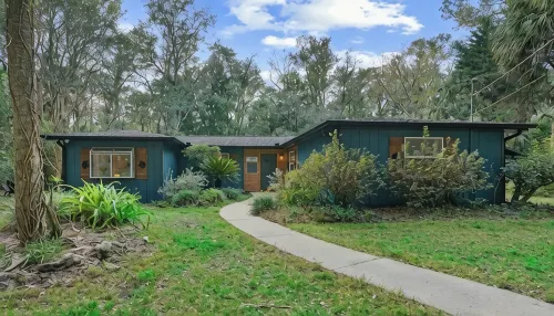 Mellow Manatee Cottage - on canal with boat house - Kayaks, Manatees, Private - Boutique