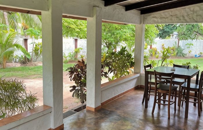 HCS Bungalows, Turtle Bay Rustic Bungalow with garden, Flat #3