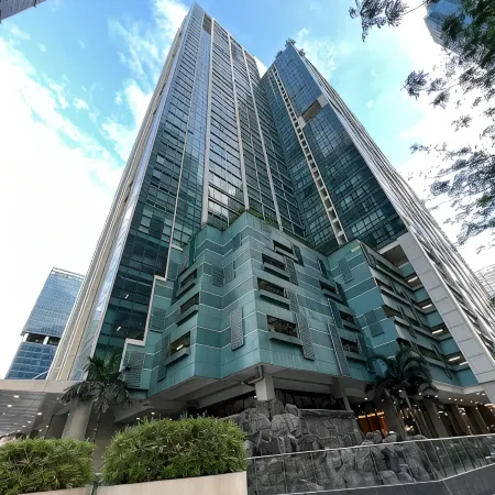 Thompson Suites BGC (One Uptown Residences)
