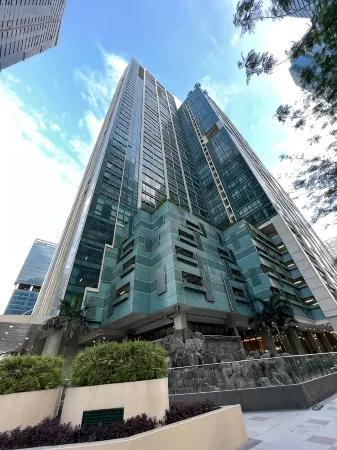Thompson Suites BGC (One Uptown Residences)