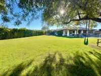 1/2acre Adult & Kid Playground-relax & have fun! Pool/spa-golf-tennis-shopping - 2-Star