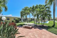 Gulfside No Roads to Cross  1-bedroom condo with AC, WiFi On Siesta Key Beach.. - 2-Star