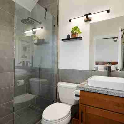 Renovation Complete!  One Bedroom, Direct Ocean front -Everything inside is New! Rooms