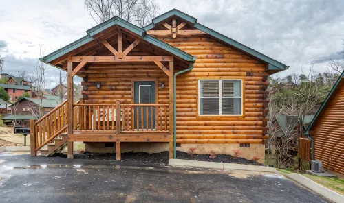 Blue Bird Cottage Pigeon Forge / 10 mins to Gatlinburg