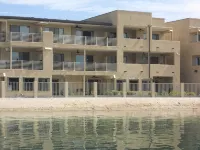 Beach Front Luxury Condo near Lake Havasu's London Bridge