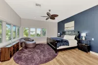 Your Personal Resort-7Br-12 Beds, Pool, Bocce Ball, Boating & so Much More! - 4 stjerner