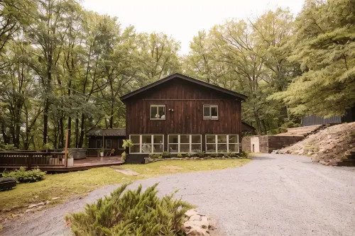 Hemlock Haven,Hot-tub,Private,30 min to Penn State