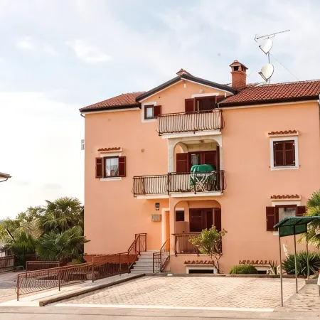 Apartment bay view with great sea view in Porec, only 300m from the beach