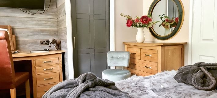 Rowan Tree Lodge with Hot Tub, a beautiful Woodland Retreat in Shropshire Hoteles en Ludlow
