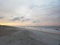 Spacious Family Beach Condo. Quiet North End. Walk to Beach, Pool & Attractions - 2-Star