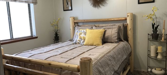 Private, Cozy, Quiet on double lot near Beautiful Higgins and Houghton Lakes Hotels in Roscommon County