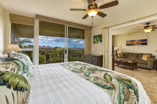 Hotel Zoned Top Floor Condo with Ocean Views.Across from Kamaole 2,Walk to Beach - 4 estrellas