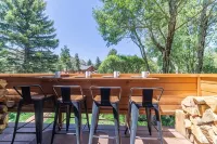 Spacious & Bright - Mountain Views, Balcony Bar, at Red Line Shuttle Stop - Mountain view