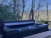 Spectacular Views! Hot Tub, Hiking, Waterfalls, Fishing