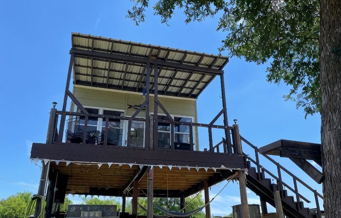Romantic Waterfront Cabin on the River Near Possum Kingdom Lake