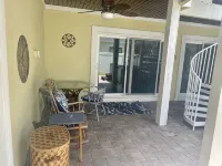 One Bedroom Apartment, One block from the beach BTR #2197 - Apartments