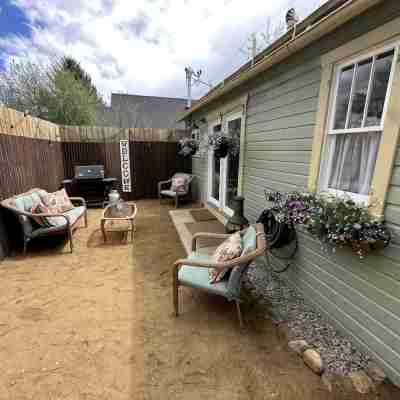 Downtown Bozeman Bungalow, pet friendly with private fenced yard Hotel Exterior