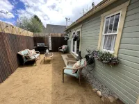 Downtown Bozeman Bungalow, pet friendly with private fenced yard