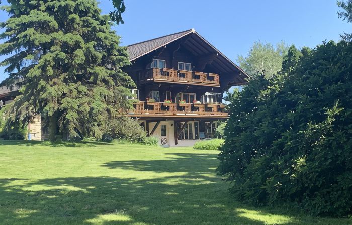 Authentic Swiss Chalet w/ private saltwater pool, sauna, grill, fire pit & more