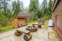 ElkCreekInn: creekside tiny home - バルコニー