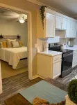 Discover Mississippi State U within 4 mins! Cozy 1-bedroom awaits.