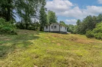 High End Pond Chalet in Country & But Near Shops