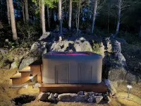 Secluded Lake Front Lodge In Cosby - Your Ultimate Hideaway