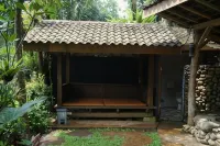 Tirta Arsanta Hot Springs & Villa - Villas