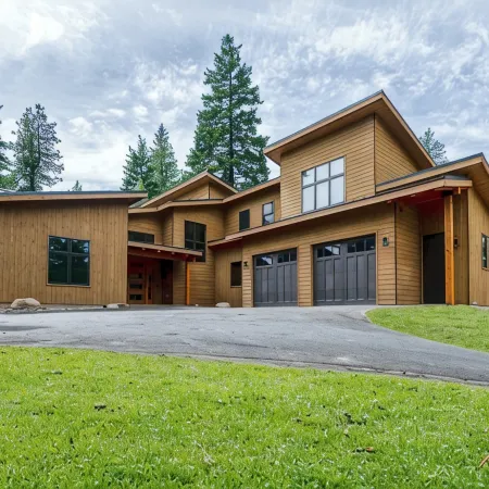 Luxury, Private Suncadia NEW Build, 4 KING SUITES, Bunk Room, Hot tub, Game Room