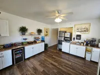 Naples Park Central Hotel