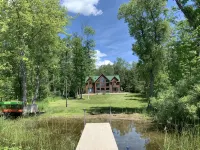 Cozy A- frame cabin on Hill Lake