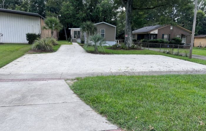 Cozy 3 Bedroom 2 Full bathroom Home located minutes from Historic Downtown.