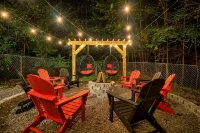 Charming Cabin Downtown Gatlinburg Theatre, Arcade Games, Fire Pit, HotTub - Country Houses