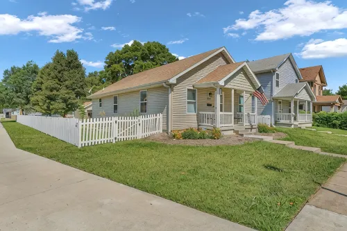 Kings Cottage 4 bed/3 full bath central Topeka