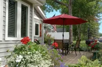Riverfront Cottage w/ Boat Docking and easy access to Burt Lake - Maalaistalo
